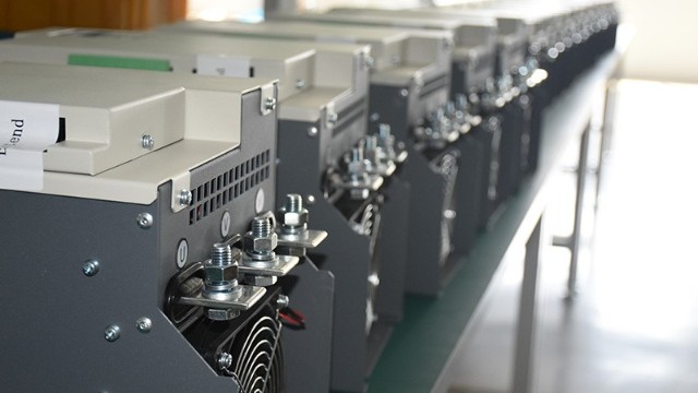 電力調(diào)整器漏油的危害及對(duì)策