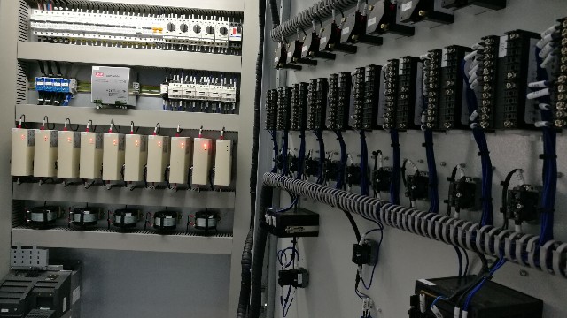 電力調(diào)整器在可再生能源集成中的作用是什么？