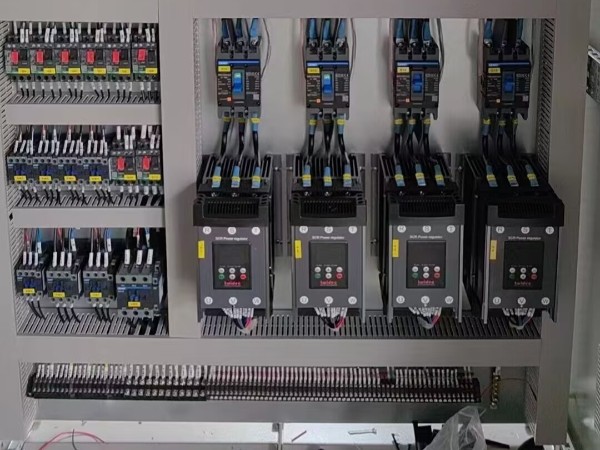 三相TM數(shù)字調(diào)功器25~200A 三相TM數(shù)字調(diào)功器25~200A