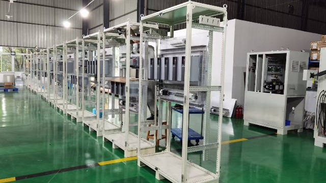 在電力調(diào)整器中，控制算法的選擇是基于什么準則？